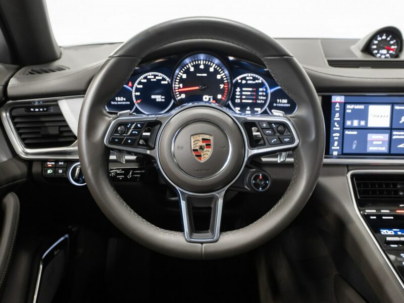 Porsche Panamera 4 Sport Turismo. Sport Chrono. Burmester High End. Panorama. FV23%.