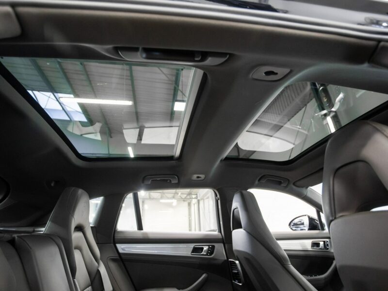 Porsche Panamera 4 Sport Turismo. Sport Chrono. Burmester High End. Panorama. FV23%.