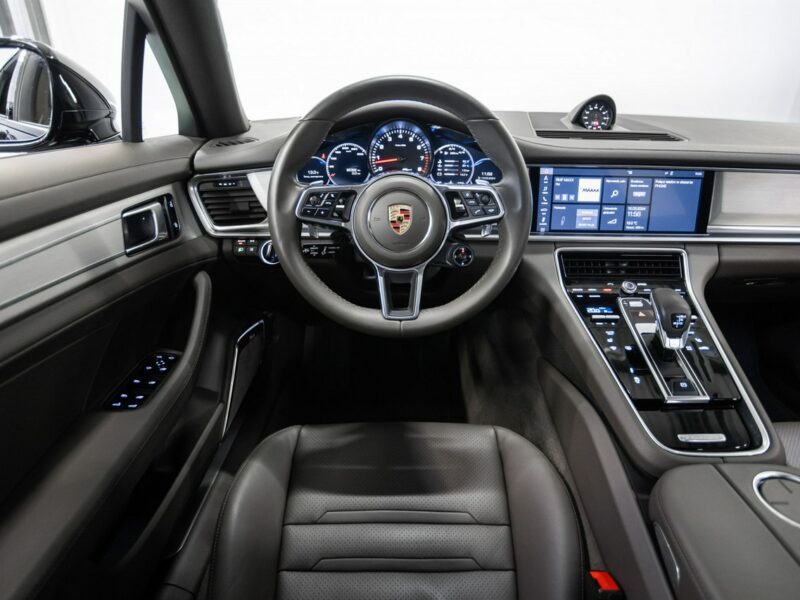 Porsche Panamera 4 Sport Turismo. Sport Chrono. Burmester High End. Panorama. FV23%.