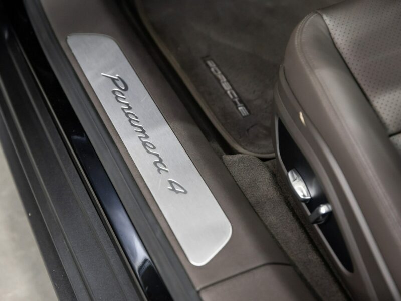 Porsche Panamera 4 Sport Turismo. Sport Chrono. Burmester High End. Panorama. FV23%.
