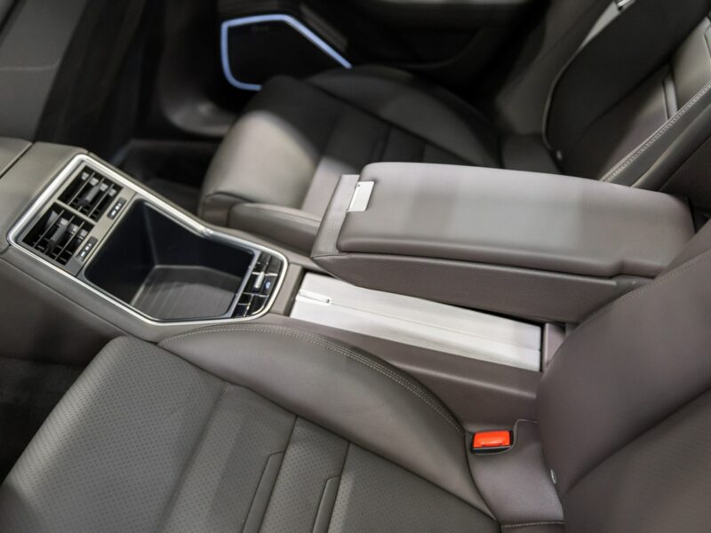 Porsche Panamera 4 Sport Turismo. Sport Chrono. Burmester High End. Panorama. FV23%.