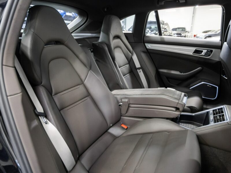 Porsche Panamera 4 Sport Turismo. Sport Chrono. Burmester High End. Panorama. FV23%.