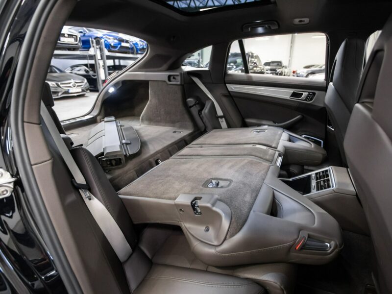 Porsche Panamera 4 Sport Turismo. Sport Chrono. Burmester High End. Panorama. FV23%.