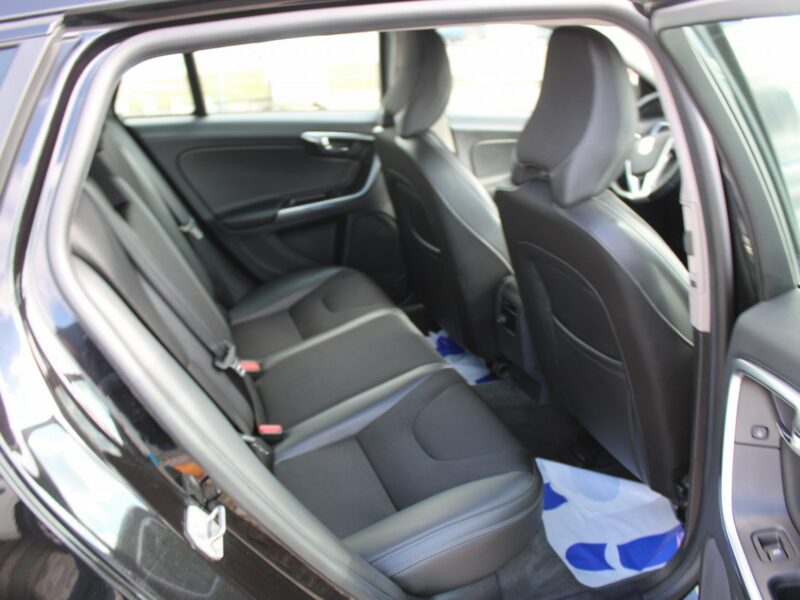 Volvo V60 Cross Country Momentum 190HP F-vat SalonPL Navi