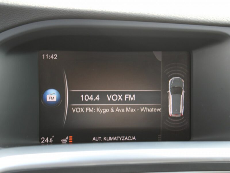 Volvo V60 Cross Country Momentum 190HP F-vat SalonPL Navi