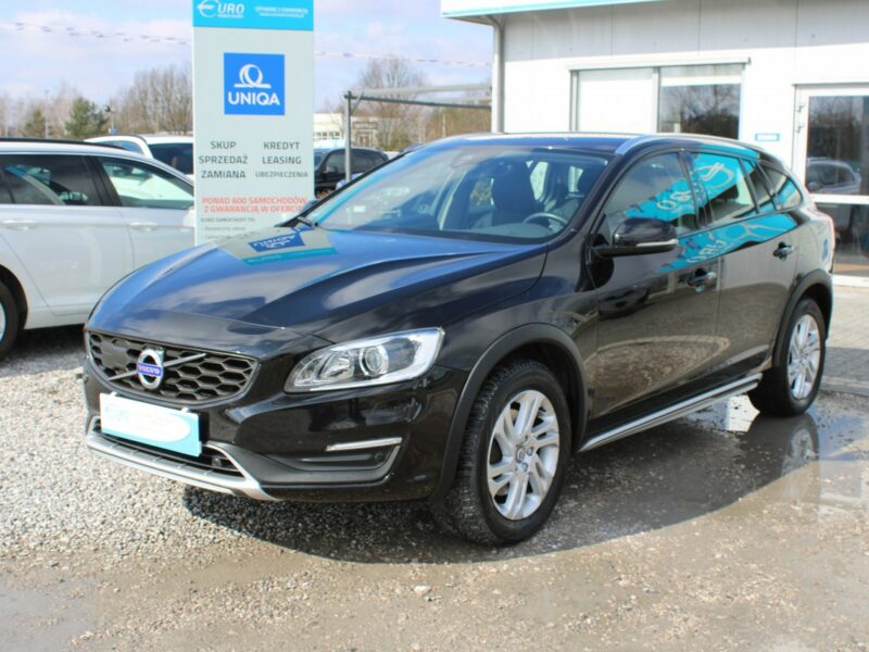 Volvo V60 Cross Country Momentum 190HP F-vat SalonPL Navi