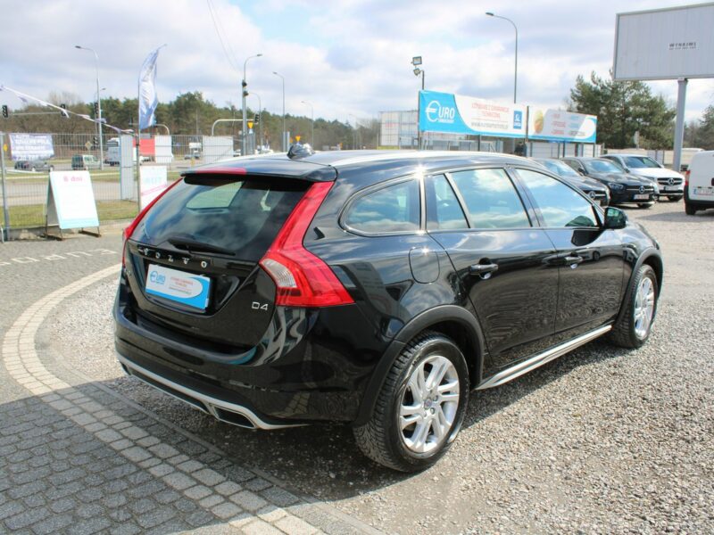 Volvo V60 Cross Country Momentum 190HP F-vat SalonPL Navi