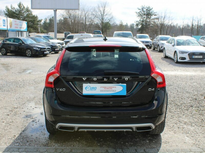 Volvo V60 Cross Country Momentum 190HP F-vat SalonPL Navi