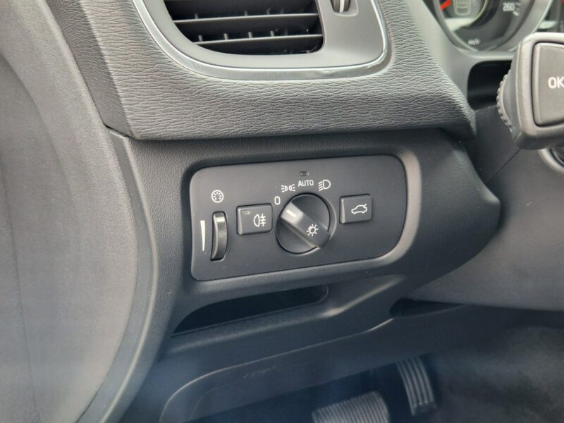 Volvo V40 *FILM*Automat*Business*FULL LED*Roczna Gwarancja Techniczna* II (2012-)