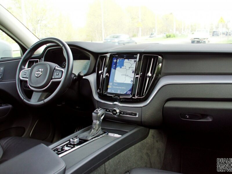 Volvo XC 60 T6 AWD 2020 Momentum - Raty Gwarancja Zamiana II (2017-)