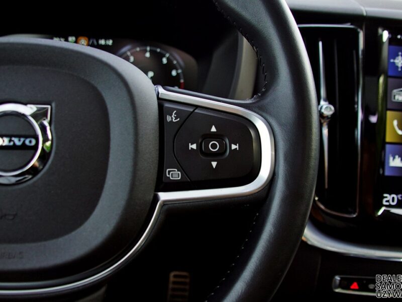 Volvo XC 60 T6 AWD 2020 Momentum - Raty Gwarancja Zamiana II (2017-)