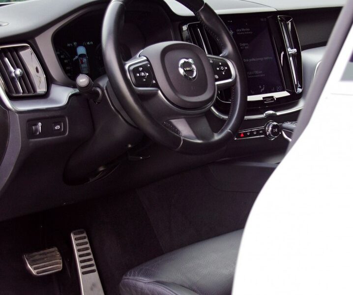 Volvo XC 60 T6 AWD 2020 Momentum - Raty Gwarancja Zamiana II (2017-)