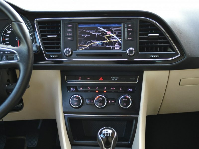 Seat Leon LED*Skórzana Tapicerka*Alufelgi*Podgrz. Fotele*Nawigacja III (2012-)
