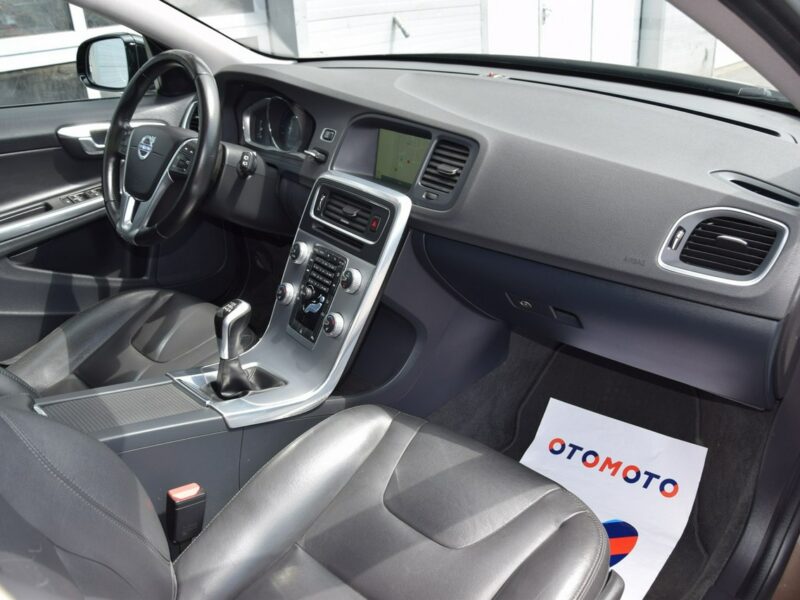 Volvo V60 Cross Country 2.0 D3 Summum 100% bezwypadkowy Serwis LED Skóra Navi EURO-5 Zamiana