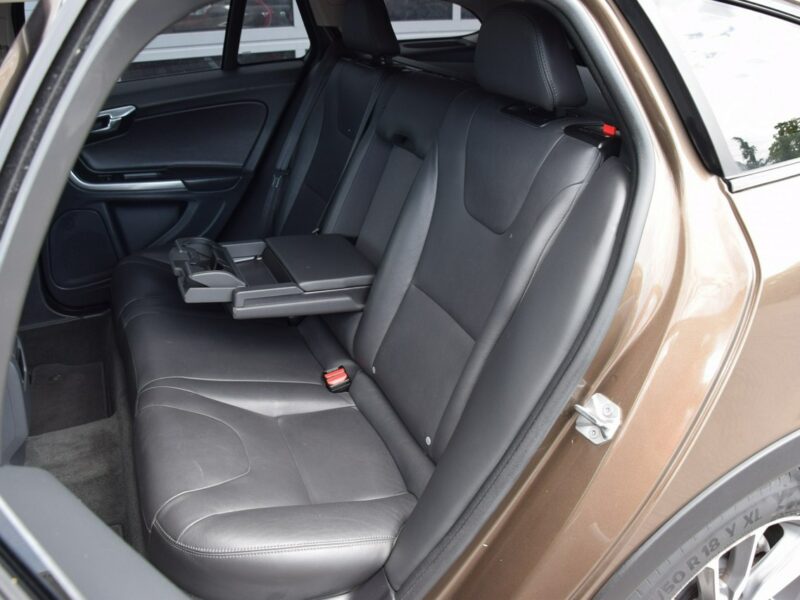 Volvo V60 Cross Country 2.0 D3 Summum 100% bezwypadkowy Serwis LED Skóra Navi EURO-5 Zamiana
