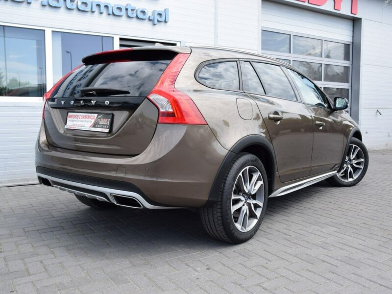 Volvo V60 Cross Country 2.0 D3 Summum 100% bezwypadkowy Serwis LED Skóra Navi EURO-5 Zamiana