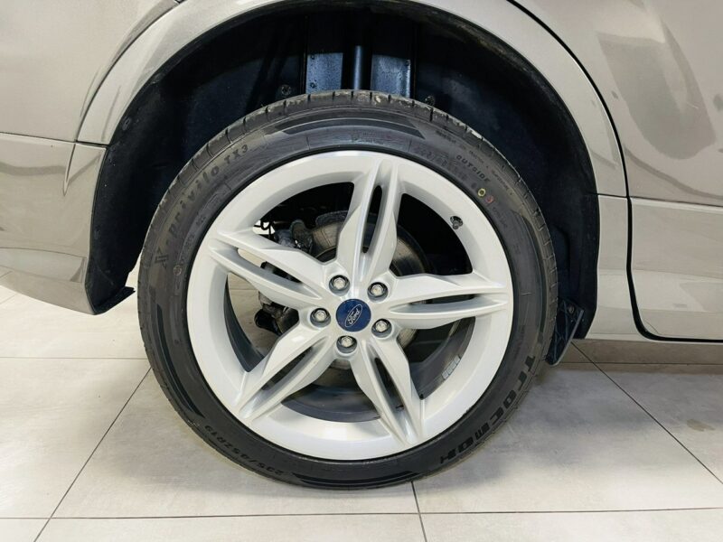 Ford Kuga 2.0 180KM INDIVIDUAL*4x4*Klimatronic*Duża Navi*SONY Audio*Panorama*FUL II (2012-)