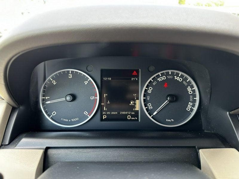 Land Rover Discovery Discovery IV 3.0SD V6 HSE Bogate Wyposażenie 2013 IV (2010-2016)