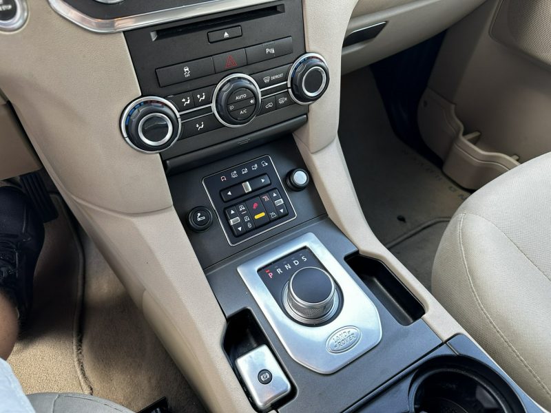 Land Rover Discovery Discovery IV 3.0SD V6 HSE Bogate Wyposażenie 2013 IV (2010-2016)