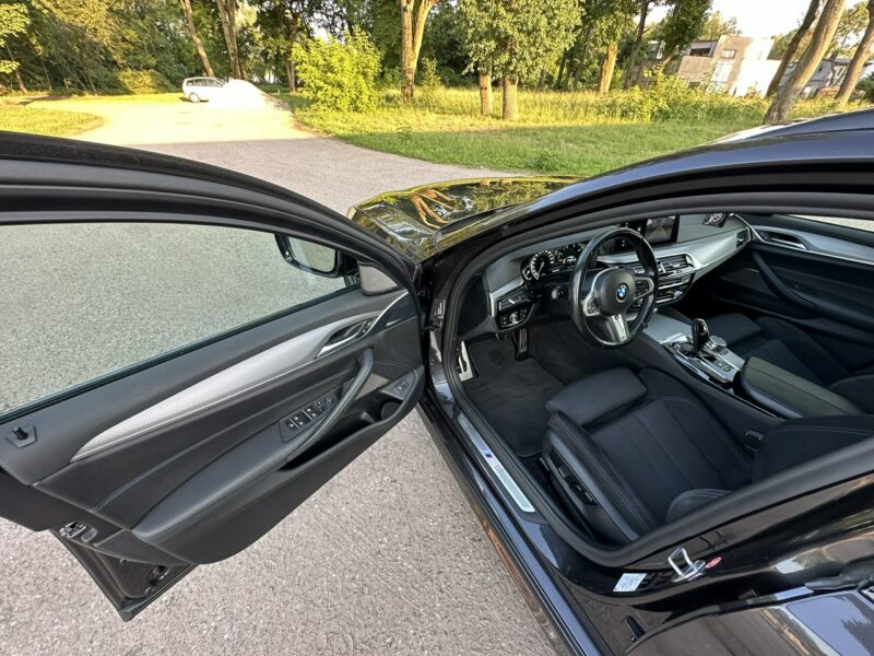 BMW 525 D M-Performance 231Koni Navi Kamera FullLed Alu19 Doinwestowana G30 (2017-)