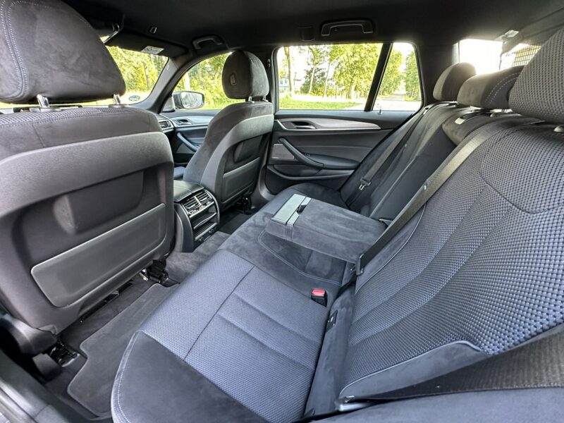 BMW 525 D M-Performance 231Koni Navi Kamera FullLed Alu19 Doinwestowana G30 (2017-)