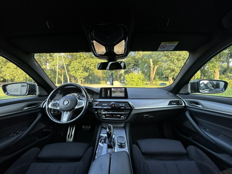BMW 525 D M-Performance 231Koni Navi Kamera FullLed Alu19 Doinwestowana G30 (2017-)