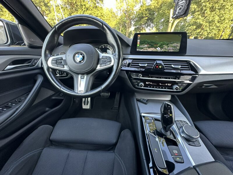 BMW 525 D M-Performance 231Koni Navi Kamera FullLed Alu19 Doinwestowana G30 (2017-)