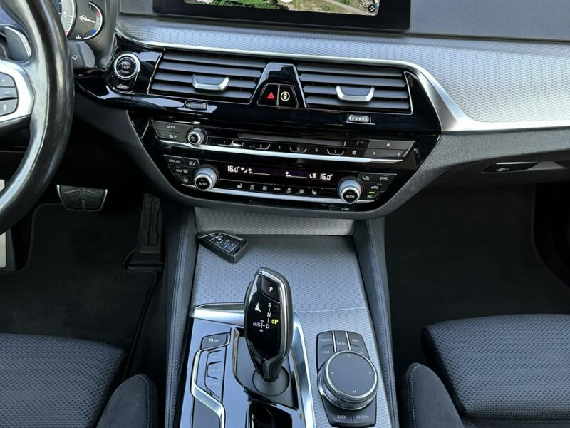 BMW 525 D M-Performance 231Koni Navi Kamera FullLed Alu19 Doinwestowana G30 (2017-)