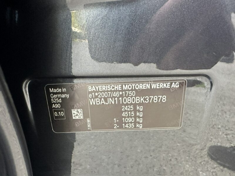 BMW 525 D M-Performance 231Koni Navi Kamera FullLed Alu19 Doinwestowana G30 (2017-)