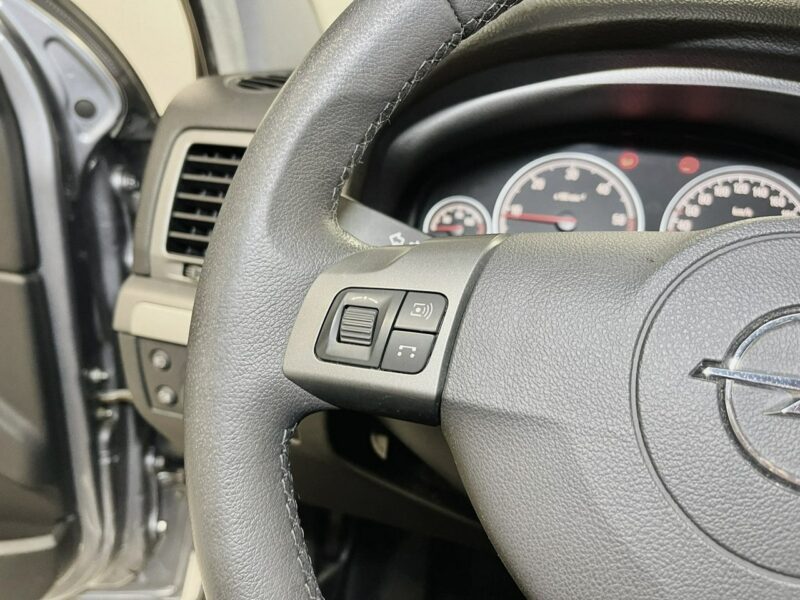Opel Vectra 1.9 CDTi 100PS*COSMO PLUS Innovation*Navi*Skóry*Idealny Z Niemiec C (2002-2008)