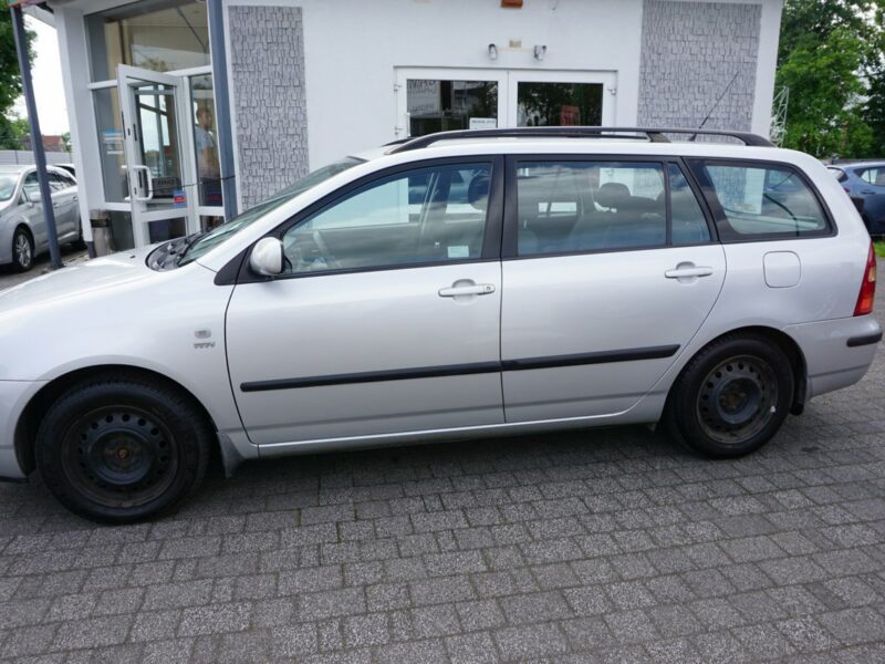 Toyota Corolla ekonomiczna benzyna, dodatkowy komplet koł, Seria E12 (2001-2007)