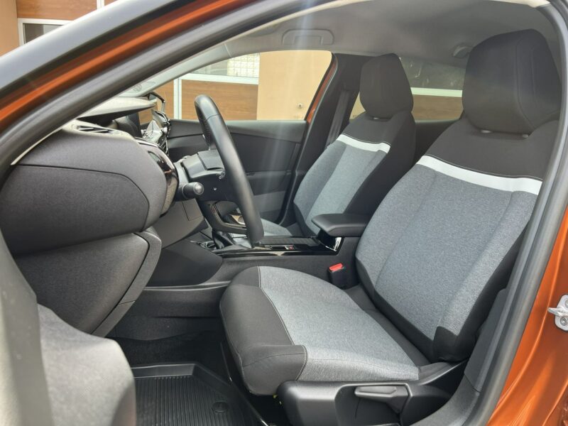 Citroen C4 1,2 130KM klimatronik Ledy Kamera Krajowy 1Właściciel III (2020-)
