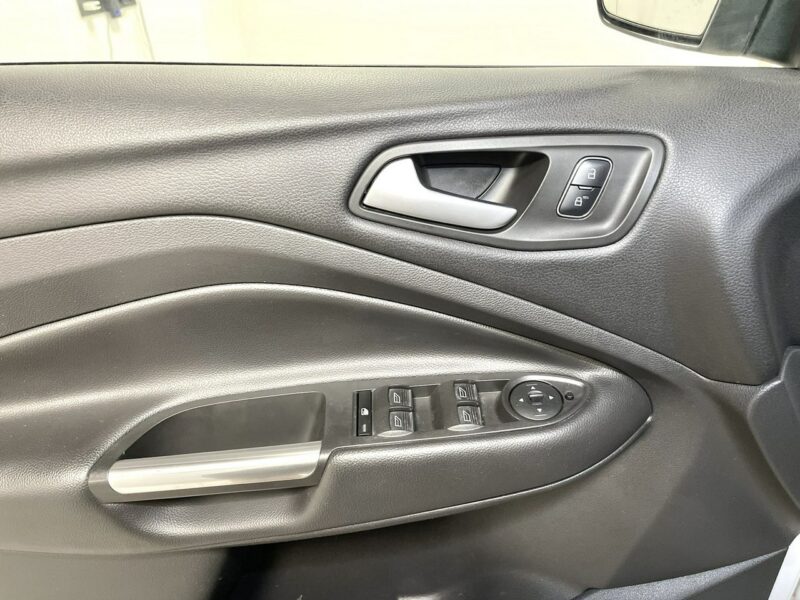 Ford Kuga 1.5 TDCi 120PS ST-LINE+SYNC*Klimatronic*Black Piano*Full LED II (2012-)