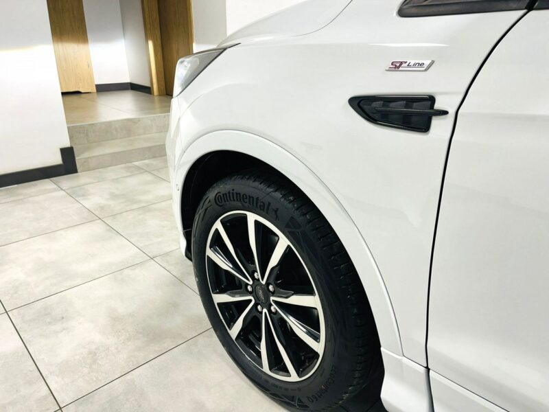 Ford Kuga 1.5 TDCi 120PS ST-LINE+SYNC*Klimatronic*Black Piano*Full LED II (2012-)