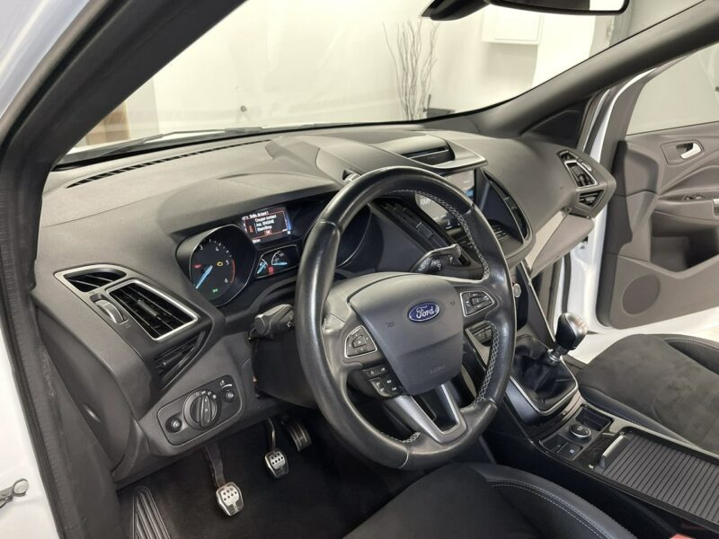 Ford Kuga 1.5 TDCi 120PS ST-LINE+SYNC*Klimatronic*Black Piano*Full LED II (2012-)