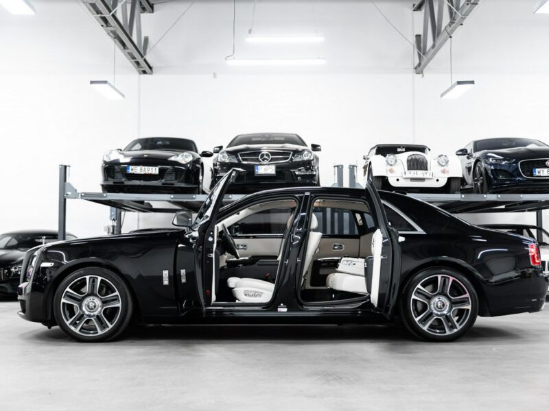 Rolls-Royce Ghost 6.6 V12 570KM. Gwiezdny sufit Starlight. Salon PL. 1 właściciel. FV23%