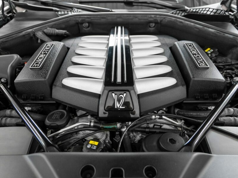 Rolls-Royce Ghost 6.6 V12 570KM. Gwiezdny sufit Starlight. Salon PL. 1 właściciel. FV23%
