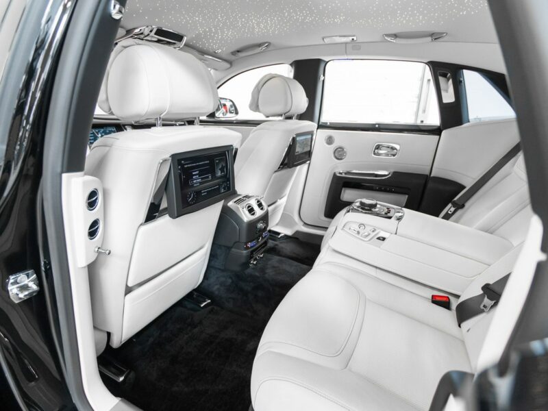 Rolls-Royce Ghost 6.6 V12 570KM. Gwiezdny sufit Starlight. Salon PL. 1 właściciel. FV23%