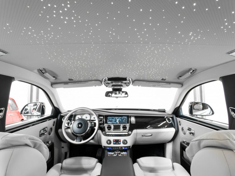 Rolls-Royce Ghost 6.6 V12 570KM. Gwiezdny sufit Starlight. Salon PL. 1 właściciel. FV23%