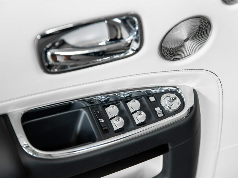 Rolls-Royce Ghost 6.6 V12 570KM. Gwiezdny sufit Starlight. Salon PL. 1 właściciel. FV23%