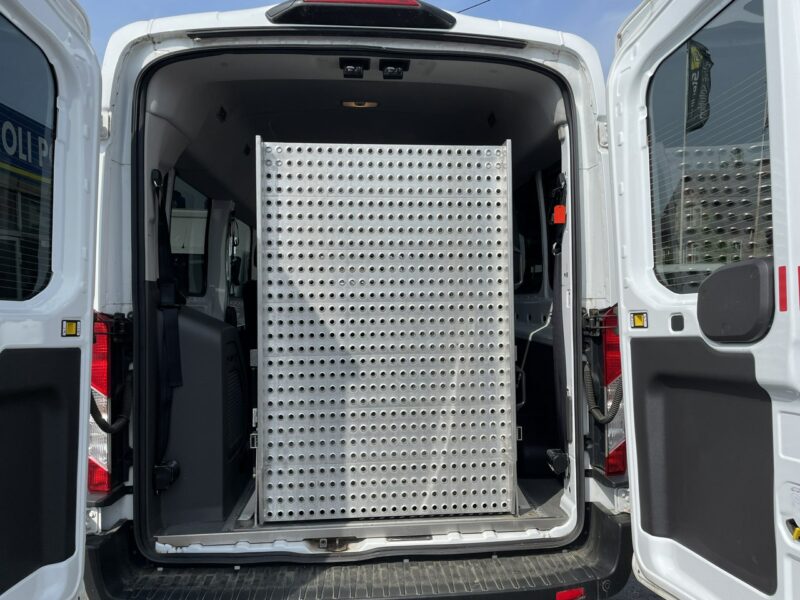 Ford Transit Ford Transit dla niepełnosprawnych Rampa Inwalida PFRON 2020 VII (2013-)