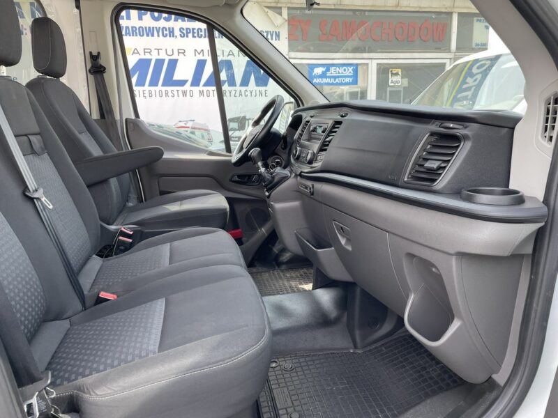Ford Transit Ford Transit dla niepełnosprawnych Rampa Inwalida PFRON 2020 VII (2013-)