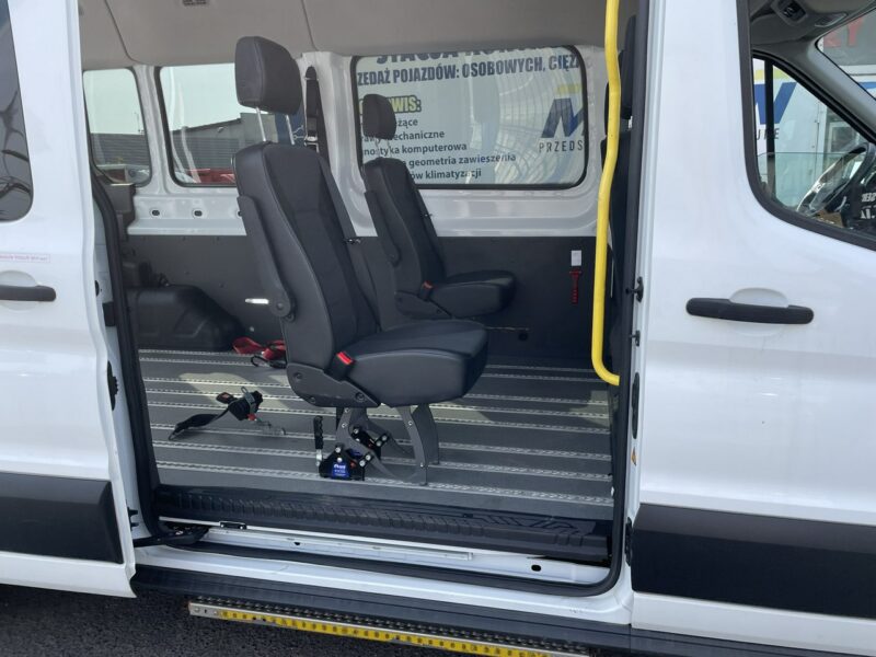 Ford Transit Ford Transit dla niepełnosprawnych Rampa Inwalida PFRON 2020 VII (2013-)