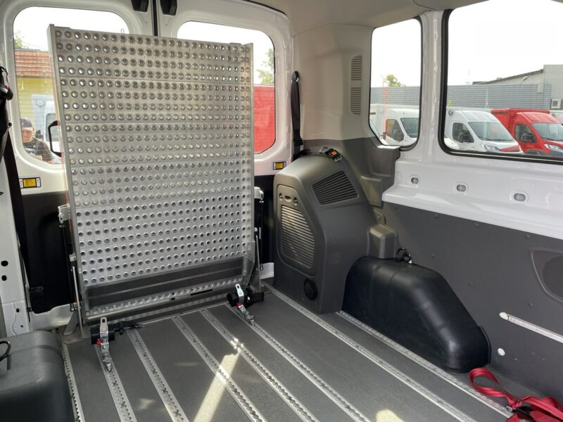 Ford Transit Ford Transit dla niepełnosprawnych Rampa Inwalida PFRON 2020 VII (2013-)