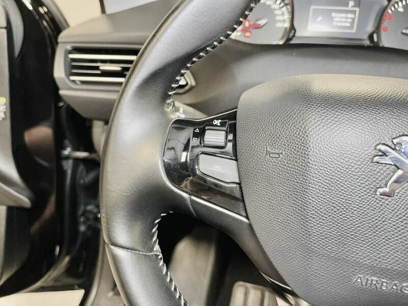 Peugeot 308 SW 2.0 Blue-HDi 150KM*Automat*Full LED*Lift*Navi GPS*Kamera*Alu GT 17 III (2013-)