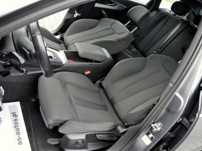 Audi A4 3,0TDi 218KM Stronic/MatrixLed/Parktronic/El.Klapa/Serwis/Model2017 B9 (2015-)