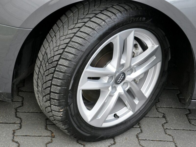 Audi A4 3,0TDi 218KM Stronic/MatrixLed/Parktronic/El.Klapa/Serwis/Model2017 B9 (2015-)