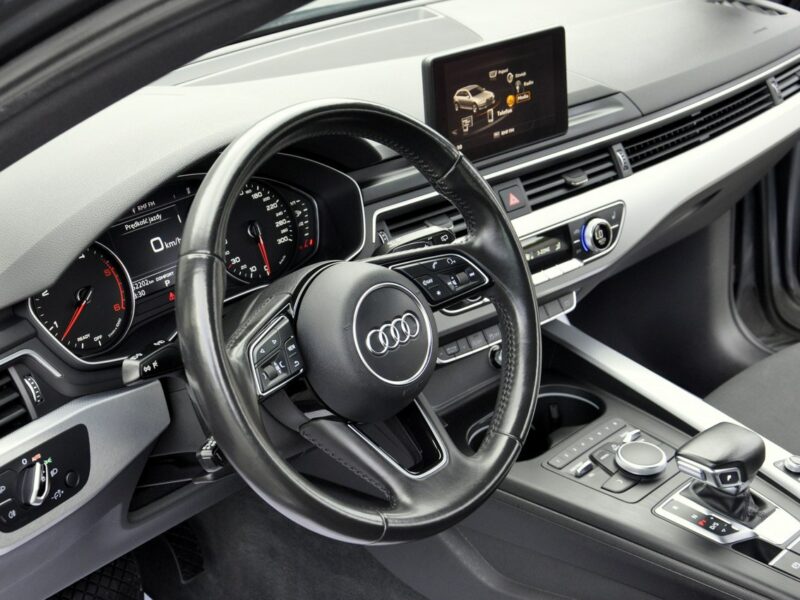 Audi A4 3,0TDi 218KM Stronic/MatrixLed/Parktronic/El.Klapa/Serwis/Model2017 B9 (2015-)