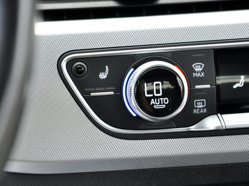 Audi A4 3,0TDi 218KM Stronic/MatrixLed/Parktronic/El.Klapa/Serwis/Model2017 B9 (2015-)
