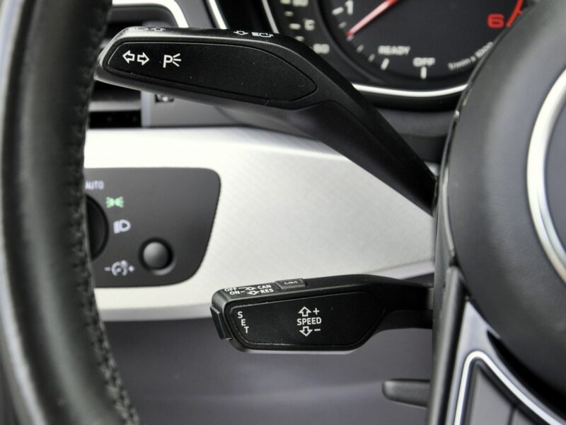 Audi A4 3,0TDi 218KM Stronic/MatrixLed/Parktronic/El.Klapa/Serwis/Model2017 B9 (2015-)